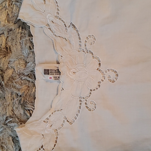 Vintage hand embroidered linen top - Picture 7 of 16